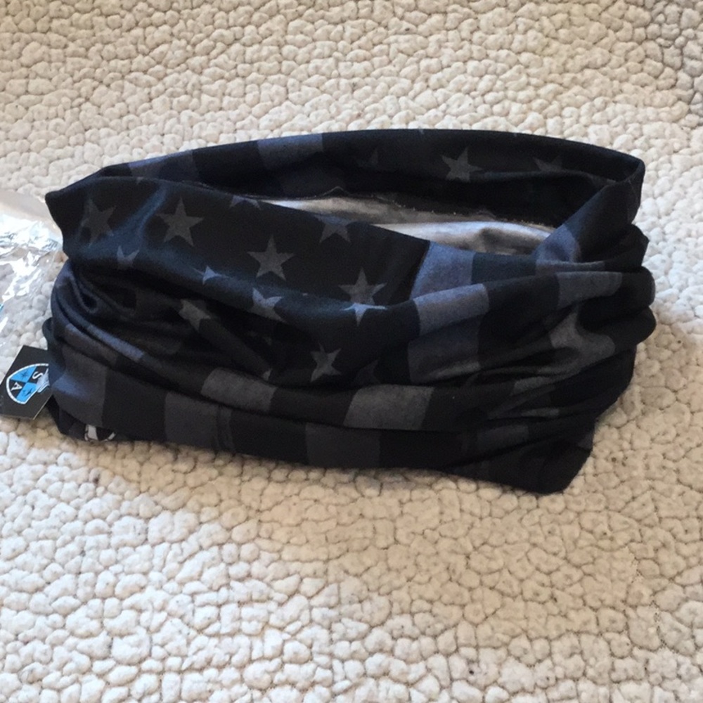 Face Covering Gaiter Brand New Never Worn - Picture 2 of 7